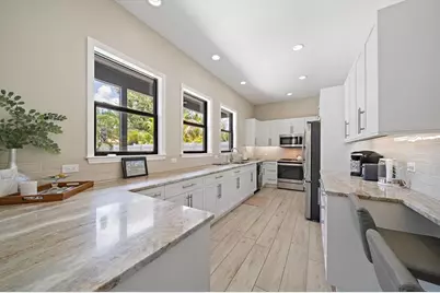 1905 Tulip Drive, Sarasota, FL 34239 - Photo 16