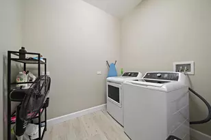 1905 Tulip Dr, Sarasota, FL 34239 - Photo 40