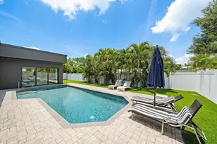 1905 Tulip Dr, Sarasota, FL 34239 - Photo 42