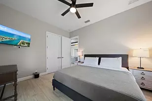 1905 Tulip Dr, Sarasota, FL 34239 - Photo 34