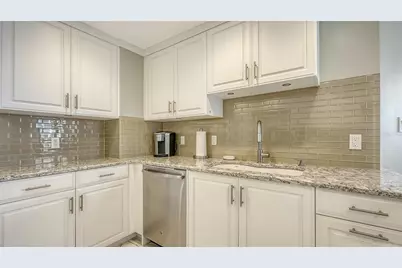 1211 Gulf Of Mexico Drive #609, Longboat Key, FL 34228 - Photo 20