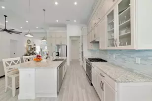 4657 Antrim Dr, Sarasota, FL 34240 - Photo 12