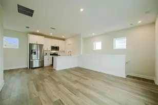 7910 Lake Flores Ave, Bradenton, FL 34210 - Photo 4
