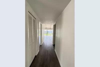 8302 N Flintrock Court, Tampa, FL 33615 - Photo 6