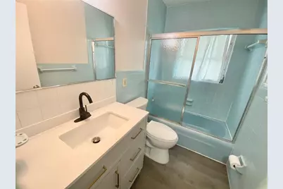 8302 N Flintrock Court, Tampa, FL 33615 - Photo 10