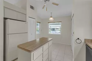 4877 Village Gardens Dr, Sarasota, FL 34234 - Photo 8