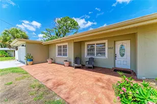 302 Dona Dr, Nokomis, FL 34275 - Photo 10