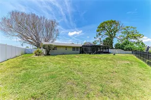 302 Dona Dr, Nokomis, FL 34275 - Photo 38