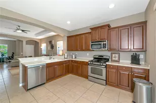 4930 Newport News Cir, Bradenton, FL 34211 - Photo 6