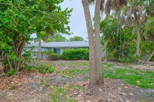 266 Ogden St, Sarasota, FL 34242 - Photo 10
