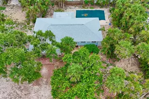 266 Ogden St, Sarasota, FL 34242 - Photo 2