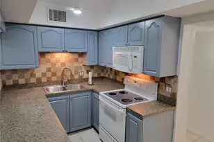 1375 Myrtle St, Sarasota, FL 34234 - Photo 20