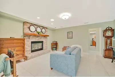 5729 Augusta Circle, Sarasota, FL 34238 - Photo 8