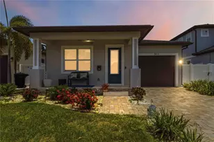 2411 17th Ave N, Saint Petersburg, FL 33713 - Photo 2