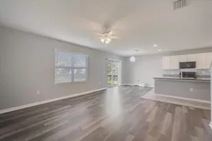 3919 Willow Branch Pl, Palmetto, FL 34221 - Photo 6