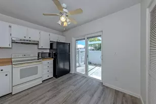 431 Wexford Cir, Venice, FL 34293 - Photo 14