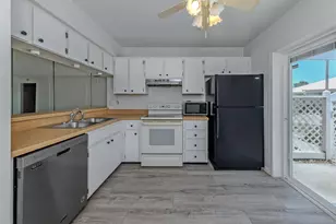 431 Wexford Cir, Venice, FL 34293 - Photo 12