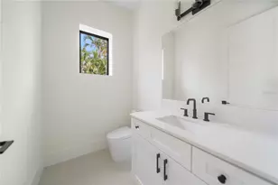 626 Buttonwood Dr, Longboat Key, FL 34228 - Photo 32