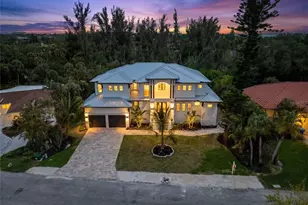 626 Buttonwood Dr, Longboat Key, FL 34228 - Photo 2