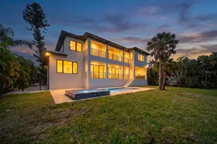 626 Buttonwood Dr, Longboat Key, FL 34228 - Photo 4