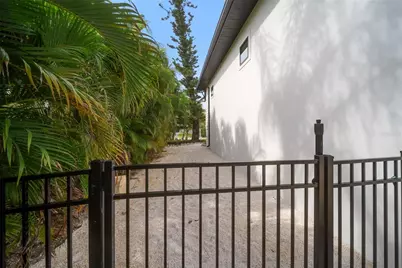 626 Buttonwood Drive, Longboat Key, FL 34228 - Photo 68