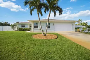 8003 19th Ave Dr W, Bradenton, FL 34209 - Photo 2