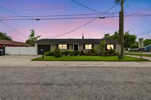 1129 4th Ave W, Palmetto, FL 34221 - Photo 2