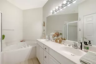 7106 Prosperity Cir, Sarasota, FL 34238 - Photo 28