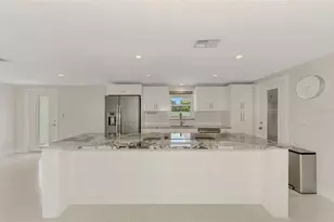 2920 Gulf Gate Dr, Sarasota, FL 34231 - Photo 18