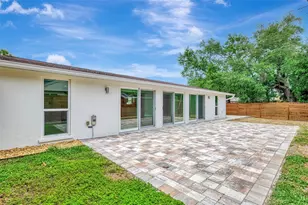 2920 Gulf Gate Dr, Sarasota, FL 34231 - Photo 46