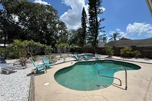 7511 1st Ave W, Bradenton, FL 34209 - Photo 2