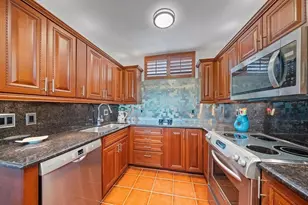 100 Sands Point Rd, Longboat Key, FL 34228 - Photo 10