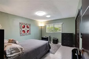 1315 Westport Ln, Sarasota, FL 34232 - Photo 8