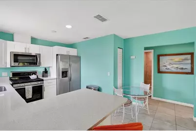 3303 6th Avenue #B, Holmes Beach, FL 34217 - Photo 10