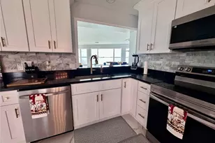 12000 W Bayshore Dr, Crystal River, FL 34429 - Photo 16