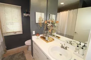 4532 N Ascot Circle, Sarasota, FL 34235 - Photo 18