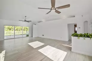 272 Malvern Dr, Venice, FL 34293 - Photo 6