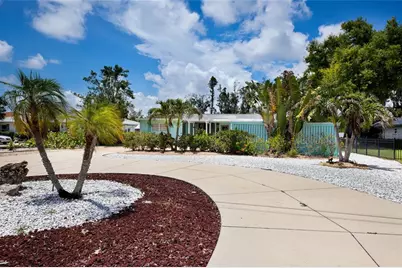 311 Magellan Drive, Sarasota, FL 34243 - Photo 6