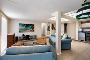311 Magellan Dr, Sarasota, FL 34243 - Photo 22