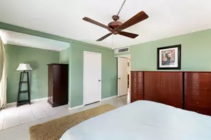 311 Magellan Dr, Sarasota, FL 34243 - Photo 30