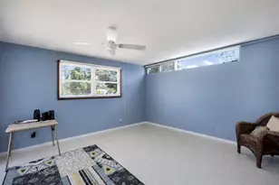 311 Magellan Dr, Sarasota, FL 34243 - Photo 32