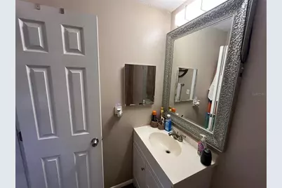 2632 Hidden Lake Dr N #B, Sarasota, FL 34237 - Photo 8