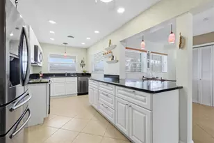 3612 S Lockwood Ridge Rd, Sarasota, FL 34239 - Photo 12