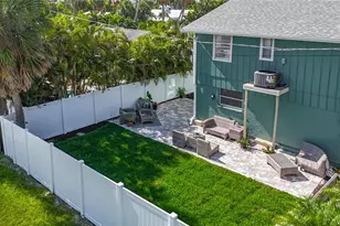202 Peacock Ln, Holmes Beach, FL 34217 - Photo 34