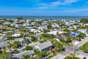 202 Peacock Ln, Holmes Beach, FL 34217 - Photo 44