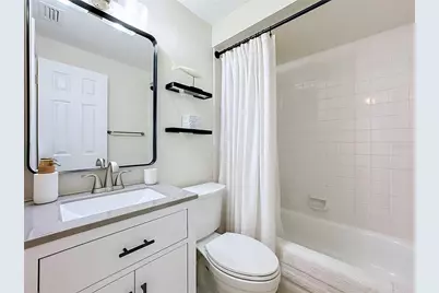 202 Peacock Lane #B, Bradenton Beach, FL 34217 - Photo 20