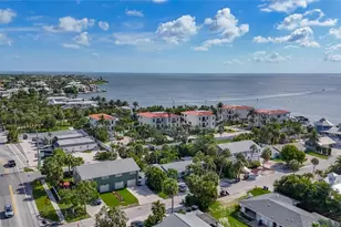 202 Peacock Ln, Holmes Beach, FL 34217 - Photo 56