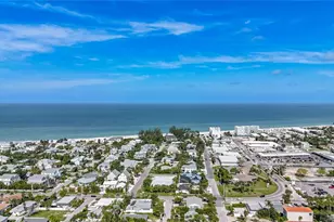 202 Peacock Ln, Holmes Beach, FL 34217 - Photo 44
