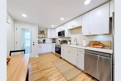 202 Peacock Lane #B, Holmes Beach, FL 34217 - Photo 8