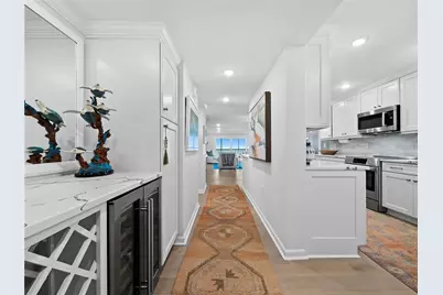 420 Beach Road #502, Sarasota, FL 34242 - Photo 2